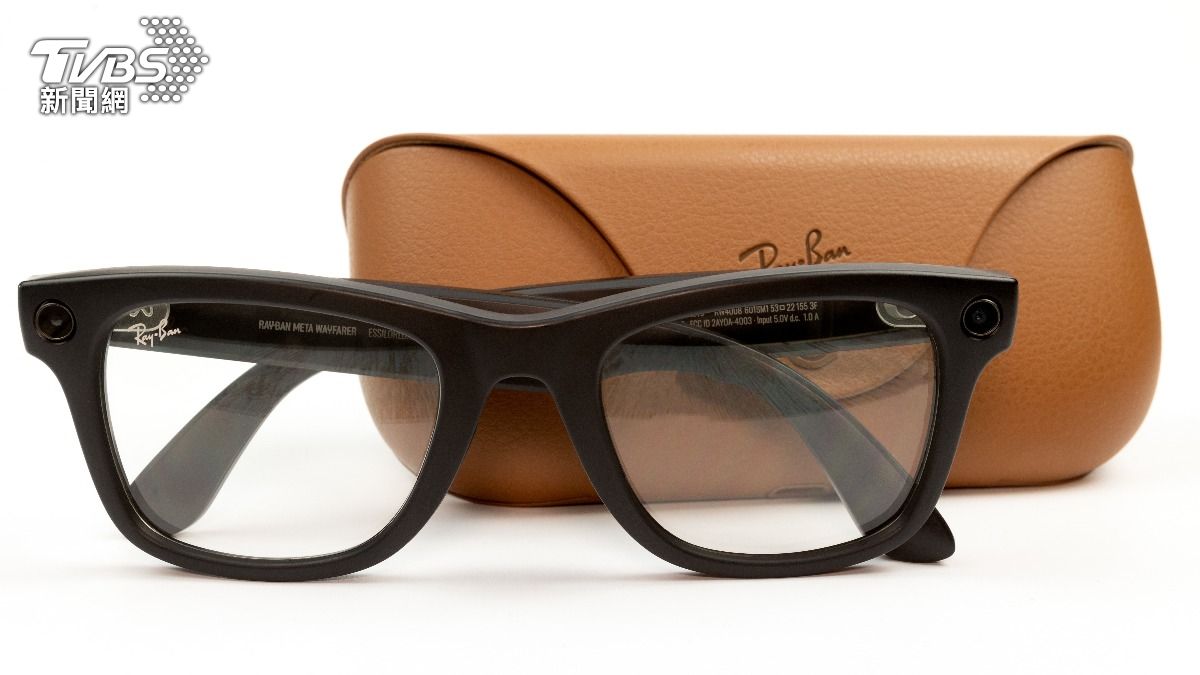 配有攝影機、音響和麥克風的智慧眼鏡Ray-Ban Meta。(示意圖/達志影像shutterstock)