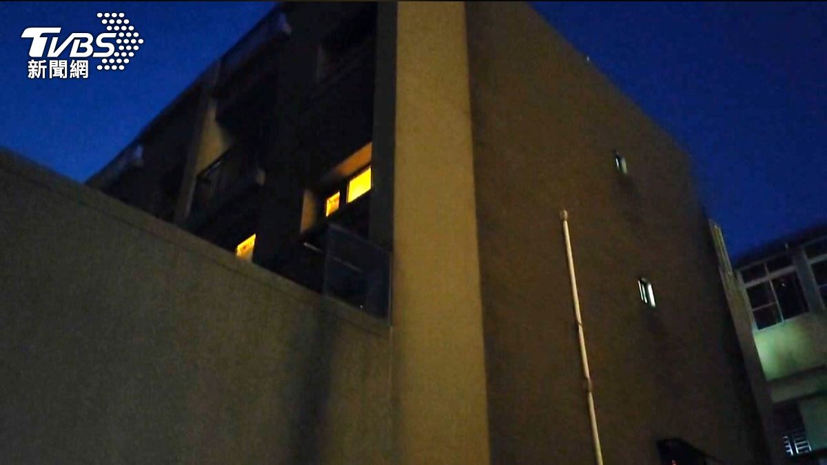 20歲女消瘦脫皮亡 母涉拘禁致死收押。(圖/TVBS)