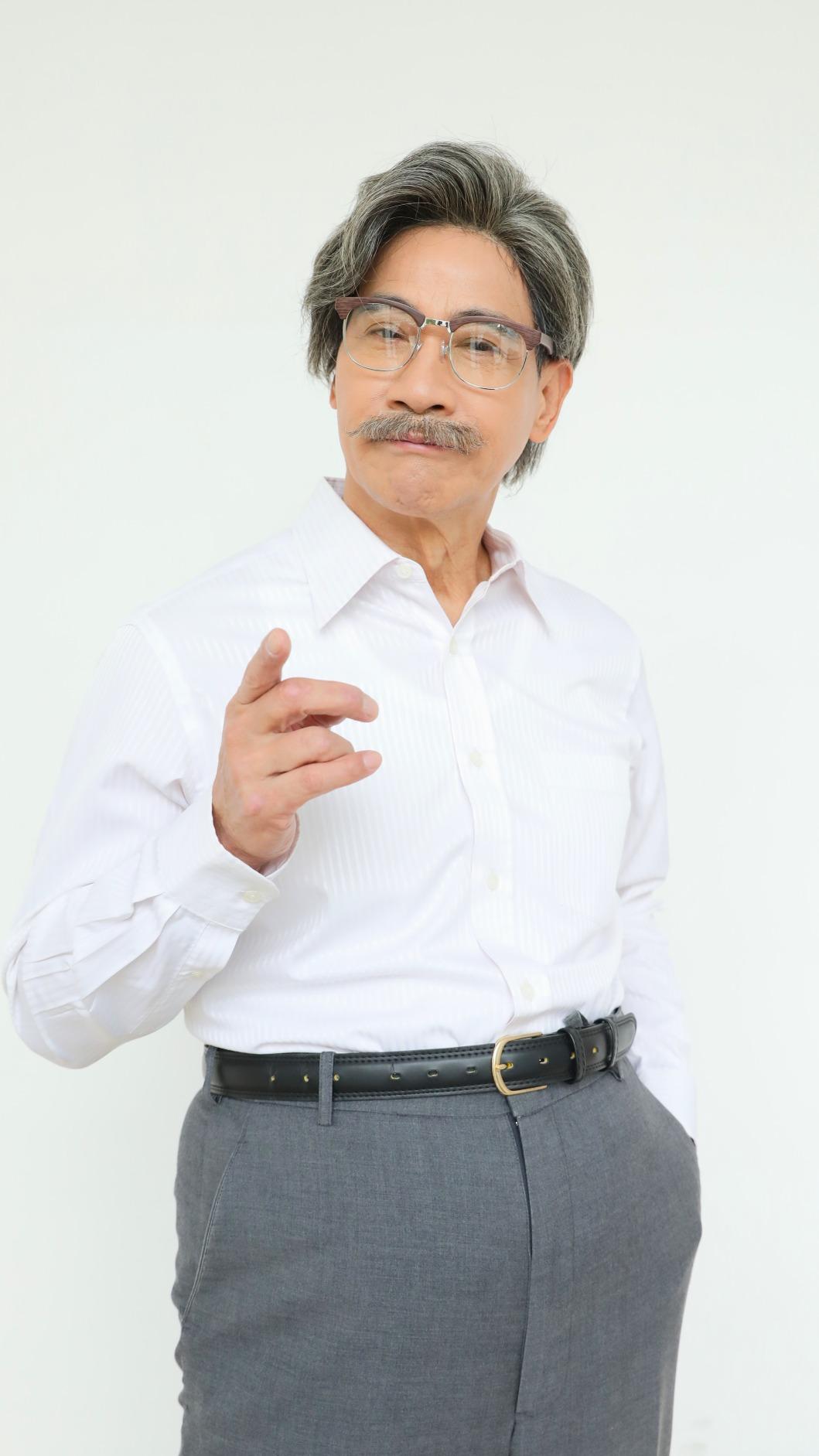 翁家明飾演心理學教授。(圖/民視提供)