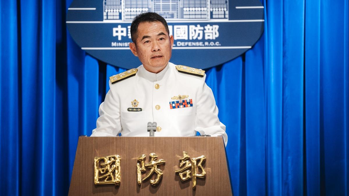 海軍參謀長邱俊榮日前表示,在確保安全無虞,才會安排海鯤潛艦進行潛航測試。九月完成所有海測僅為目標。(圖/國防部)