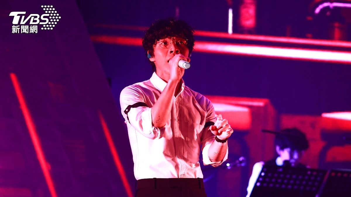 盧廣仲開唱罕見「沒帶1物」揭內幕 清痰突秀私密聲音粉絲驚呼