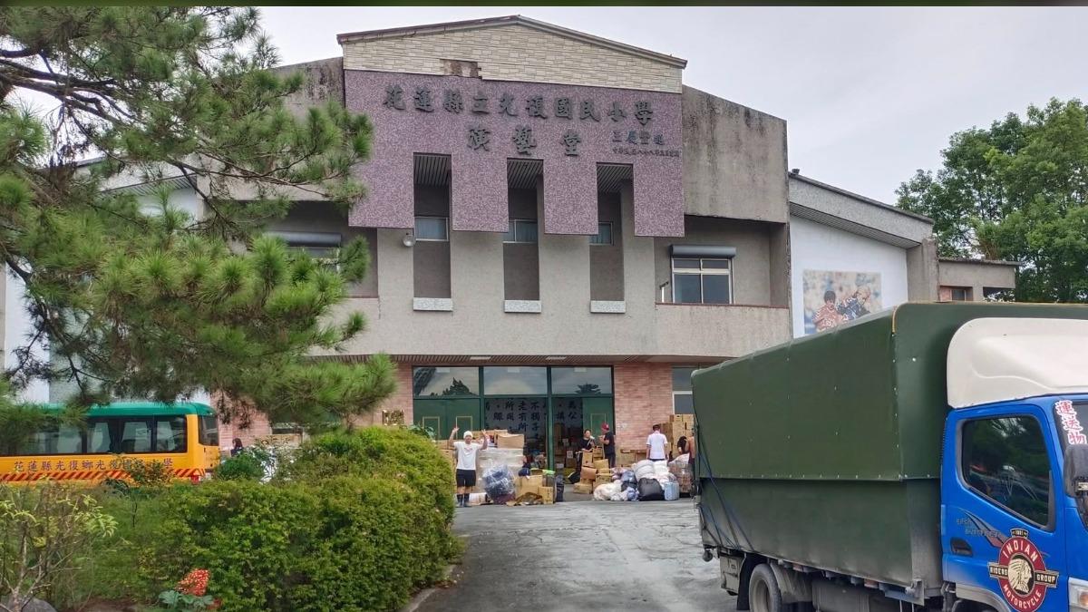花蓮爆倉物資見「散裝保險套、衛生棉」 當地志工不滿:別送了