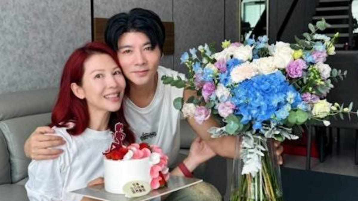 張晉為老婆蔡少芬慶生。（圖／翻攝自蔡少芬微博）