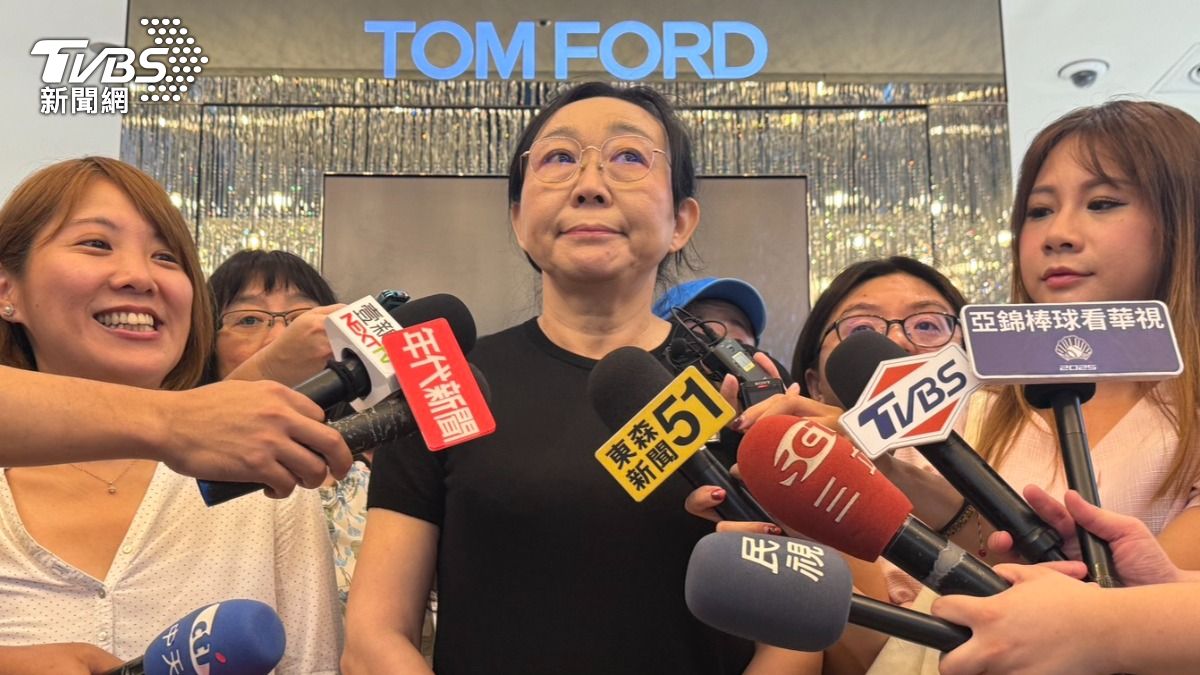 等了7個月!台中新光三越氣爆後重開 櫃姐淚喊:終於回家了