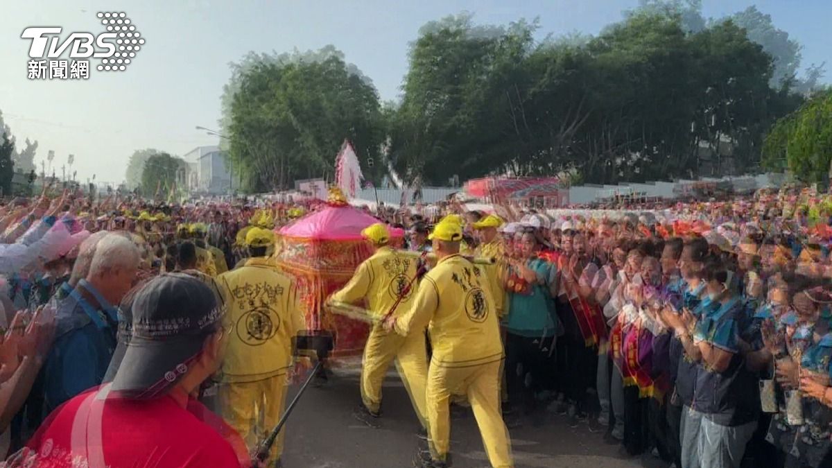 南投市開墾300年 白沙屯媽祖蒞臨。(圖/TVBS)