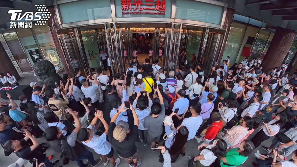 台中新光三越重新開幕!226天後「店王」榮耀回歸。(圖/TVBS)