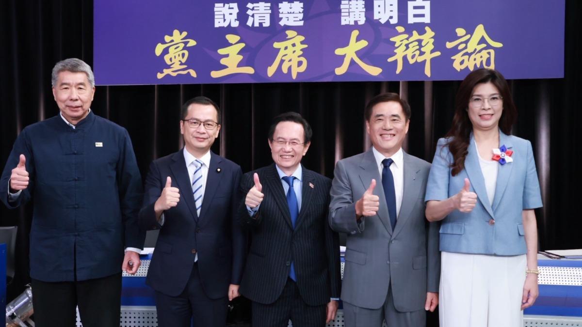 候選人出席國民黨主席大辯論,左起張亞中、羅智強、蔡志弘、郝龍斌、鄭麗文。(圖/中天新聞提供)