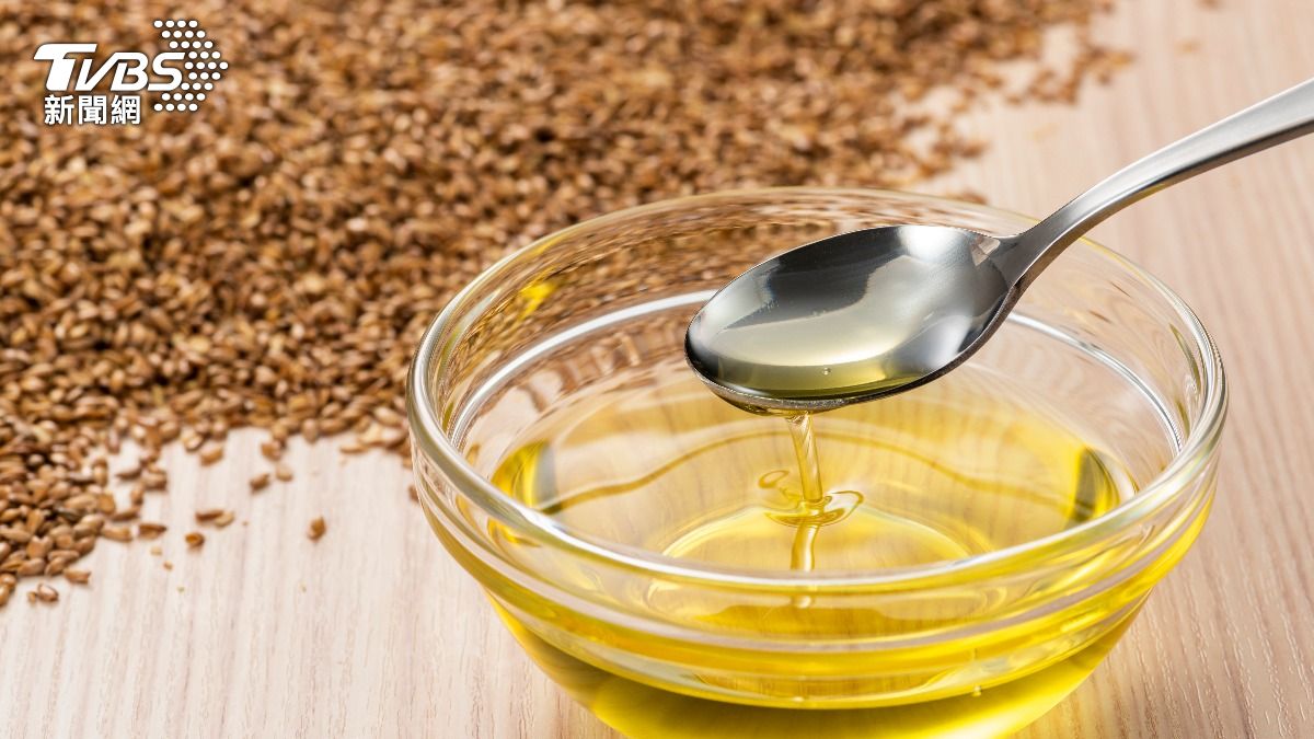 打噴嚏族有救！研究揭「1種油」能抗過敏：飲食平衡是關鍵