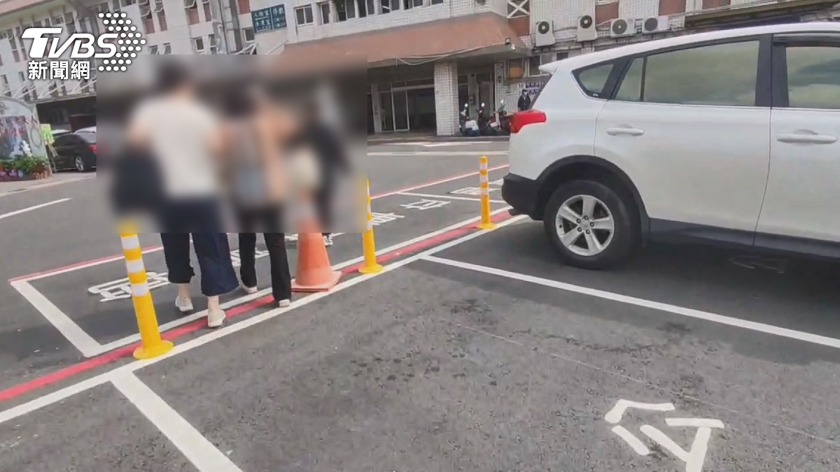 建設公司父女同車亡!女兒接棒推案不順?鄰居:疑財務狀況。(圖/TVBS)