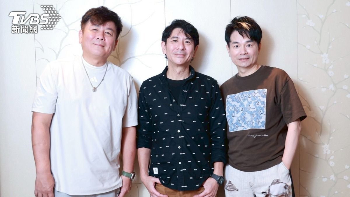 李明洋(右起)和荒山亮、劉家榮將舉辦「三冠王說唱SHOW」演唱會。(圖/黃城碩攝)
