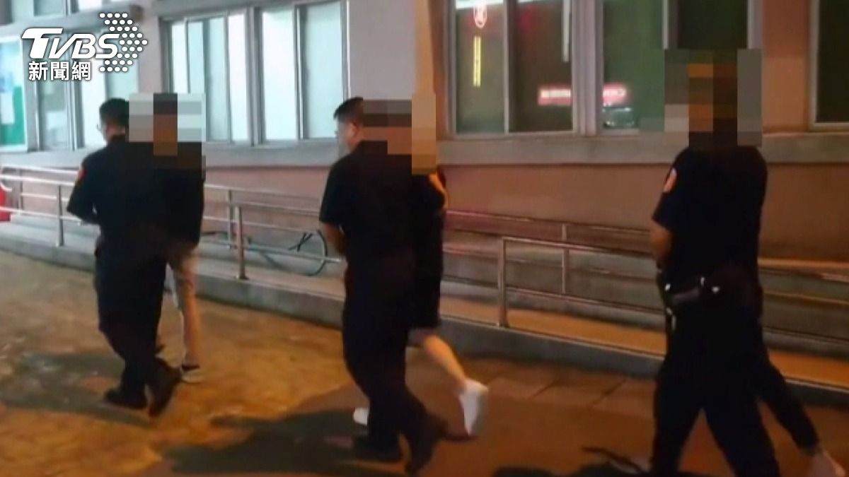 5名涉案男子逮捕到案，依聚眾鬥毆、傷害及毀損罪嫌移送地檢署偵辦。(圖／TVBS)