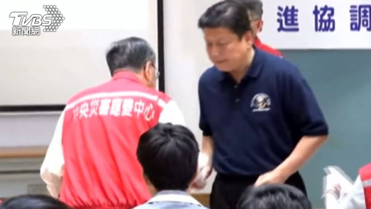 行政院長卓榮泰與國民黨立委傅崐萁。(圖/TVBS)