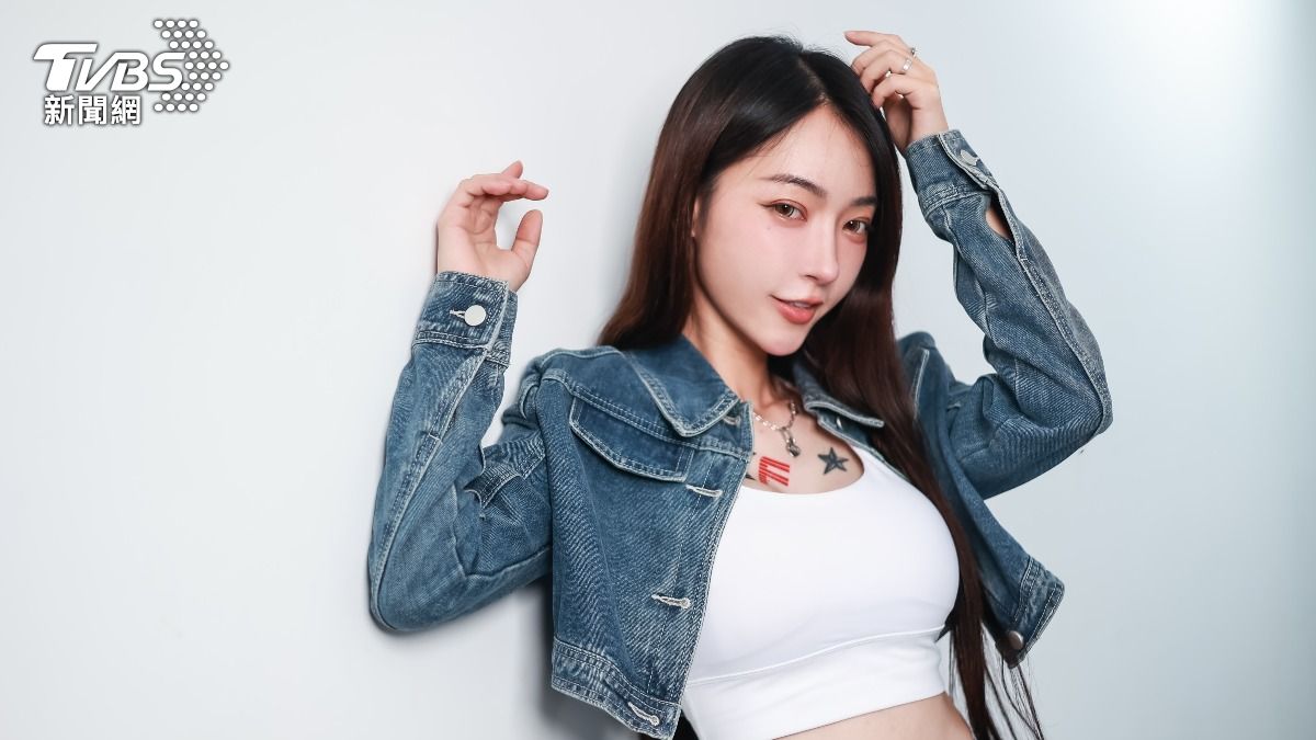 JKF女郎大尺度太辣！攝影師拍一半「突起反應」　狂收鳥照驚：有點小