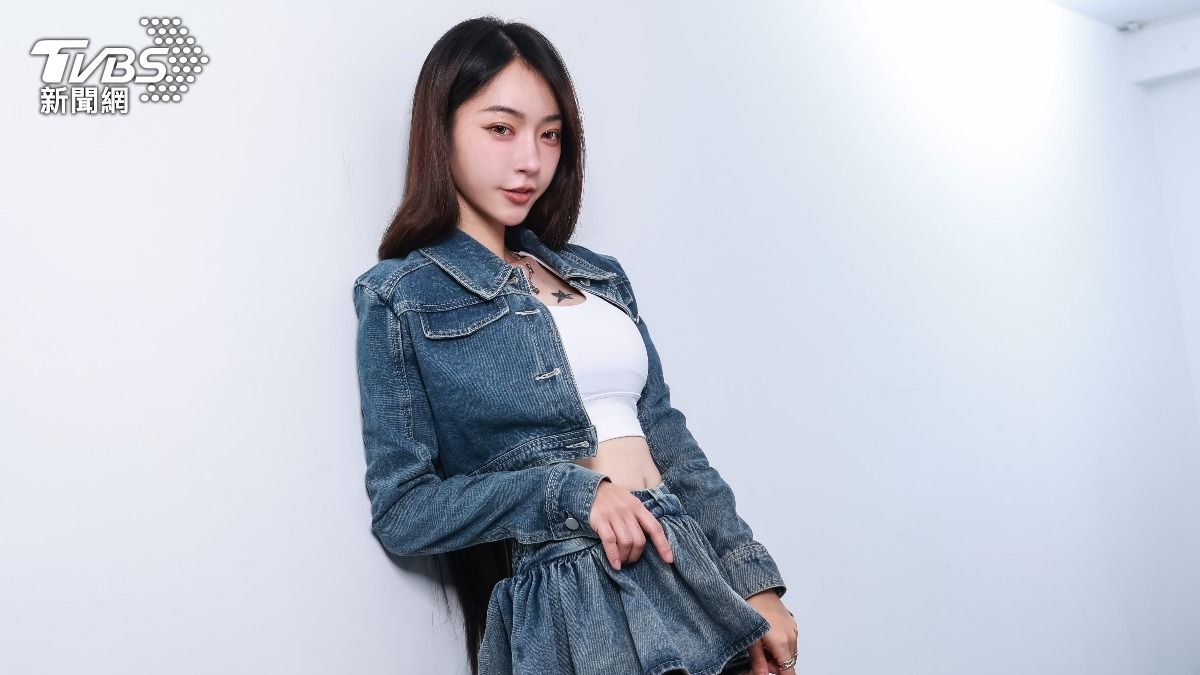 JKF女郎「飄哥」接受《TVBS新聞網》專訪。(圖/趙世平攝)