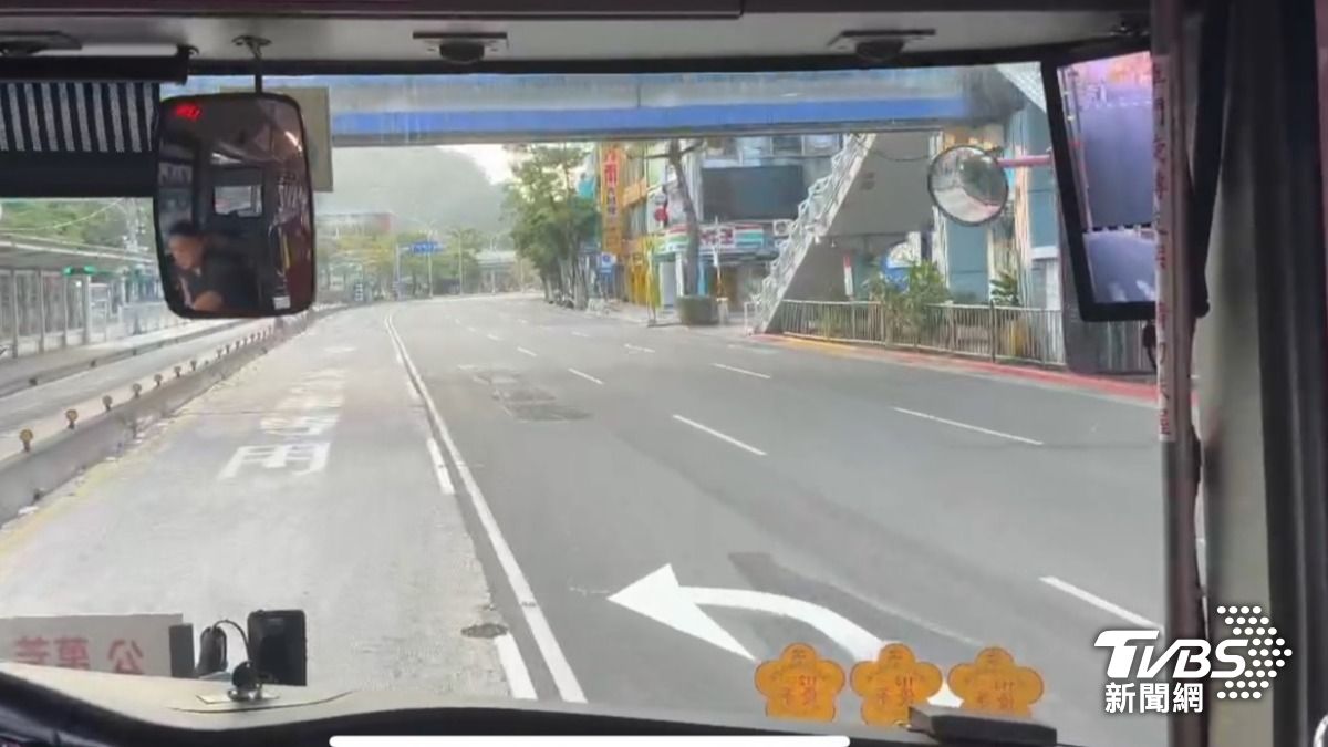 羅斯福路與基隆路口改為正交路口。(圖/TVBS)
