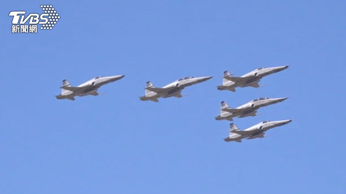 我國空軍麾下F-5系列戰機,已隨RF-5偵照機於今年除役後,全面解編、退出飛行線。(圖/TVBS)