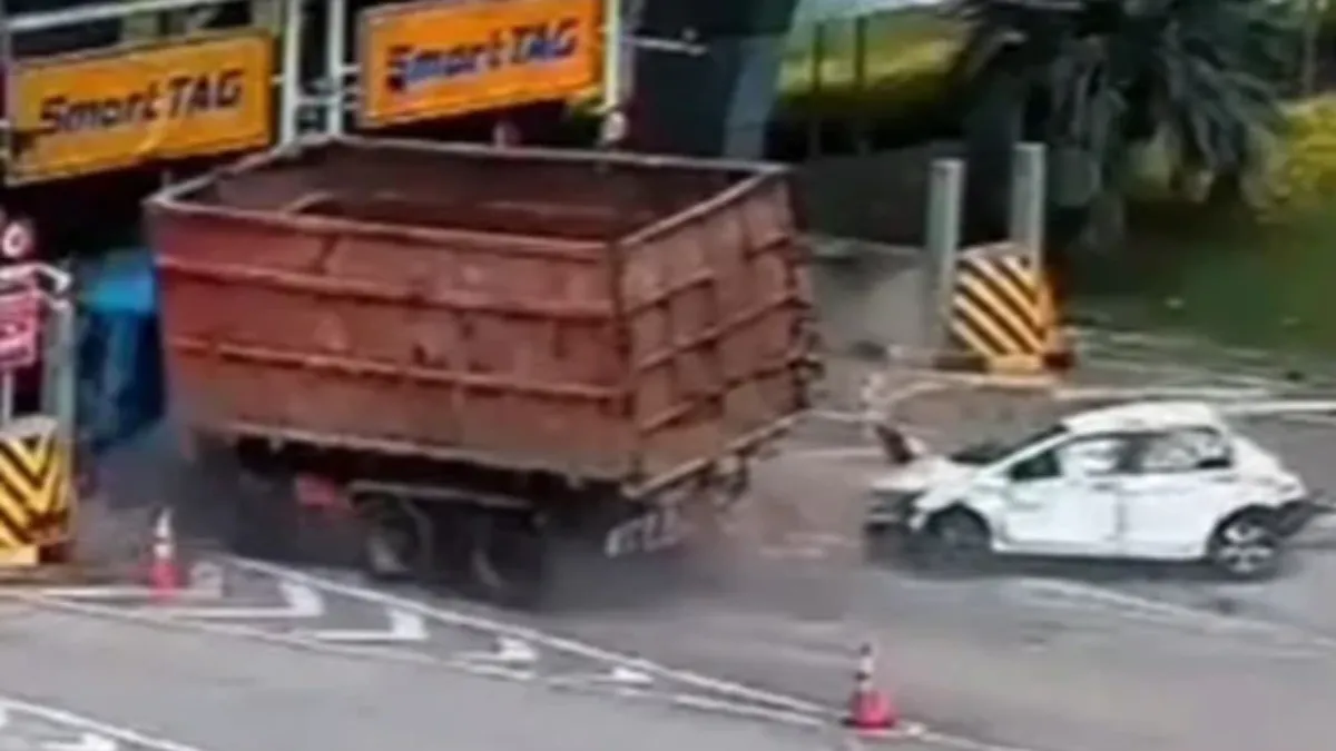 肇事卡車以很快的速度撞向一旁車輛。(圖/翻攝中國報)