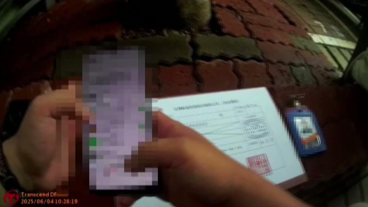 阿嬤聲稱自己不知道在當車手，但從事違法行為就是違法，不能因為否認就免除刑責。(圖／警方提供) 