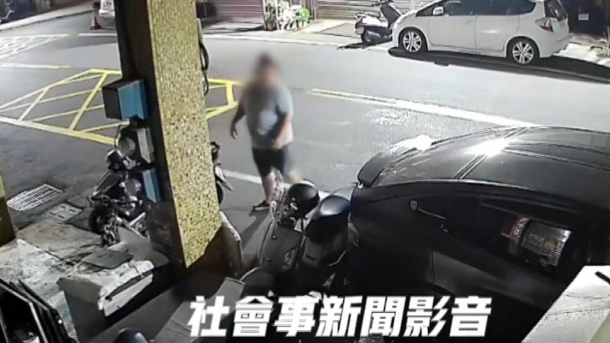 竊嫌「微胖肚凸」特徵曝光！偷完還直視監視器。(圖／翻攝社會事新聞影音)