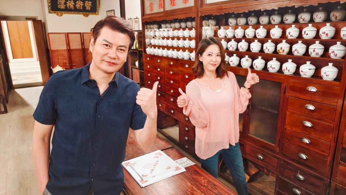 蘇晏霈(右)與倪齊民的對手戲,如同真實的父女互動。(圖/民視提供)