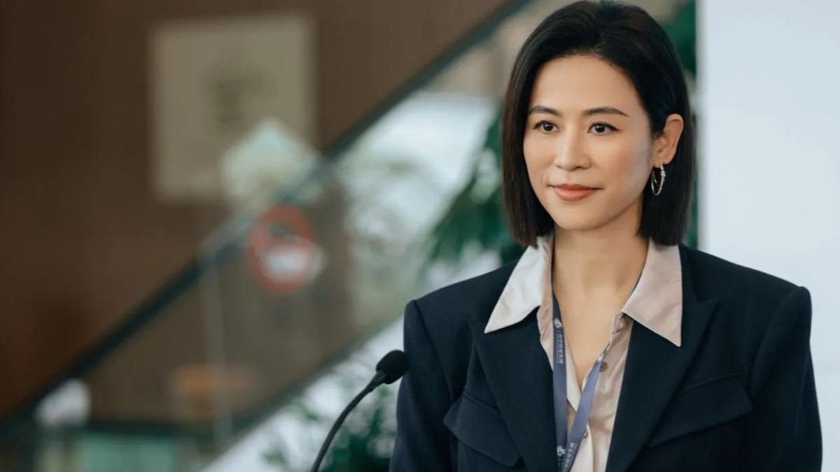 宣萱在劇中以俐落短髮亮相,展現女強人姿態。(圖/年代提供)
