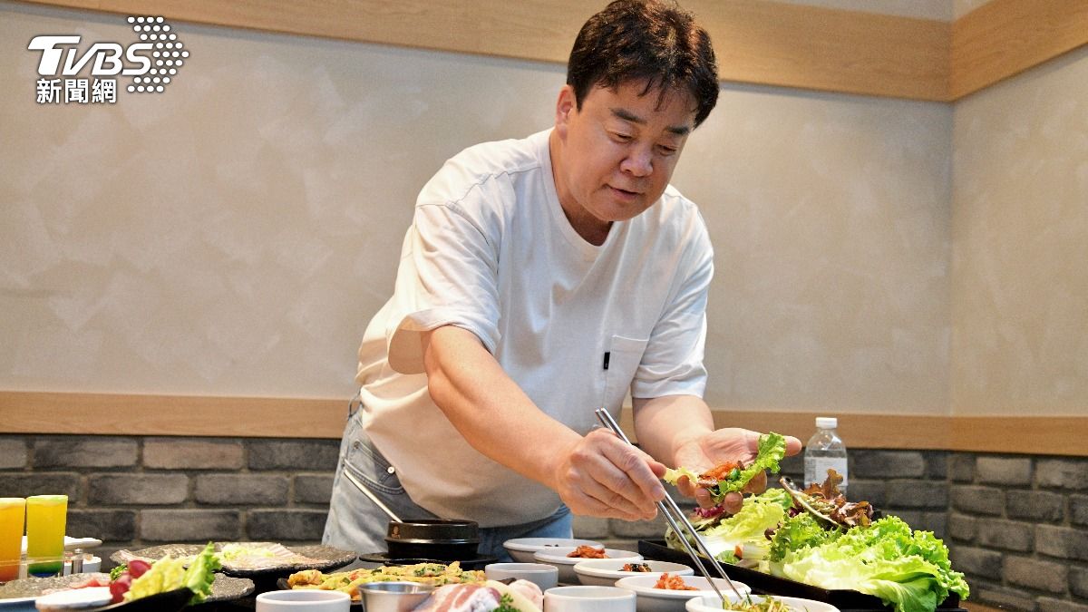 白種元前往自家餐廳《本家燒肉》台灣分店。(圖/胡瑞麒攝)