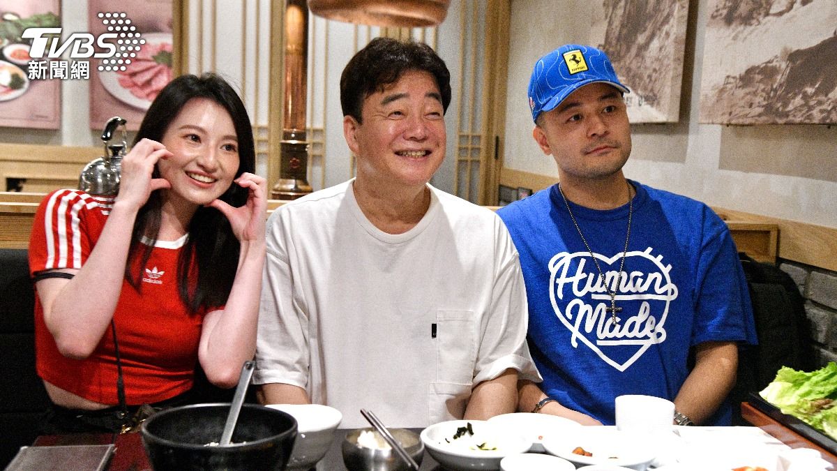 不少顧客開心合照。(圖/胡瑞麒攝)