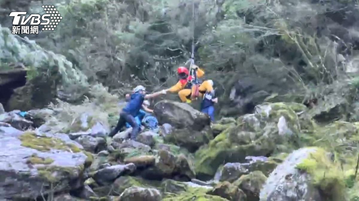 熱愛登山倒臥山路喪命!專勤隊長猝逝,醫揭致命關鍵。(圖/民眾提供)