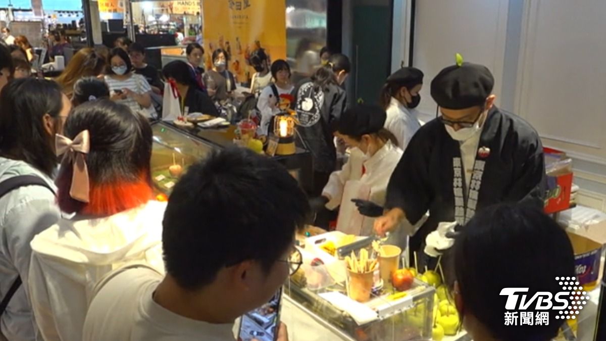 百貨舉辦日本展炒熱買氣。（圖／TVBS）