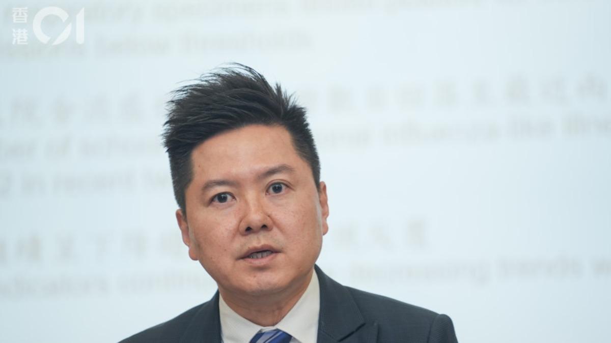 中心總監徐樂堅指香港正值夏季流感季節,學校的流感樣疾病爆發個案自9月起大幅上升。(圖/香港01)