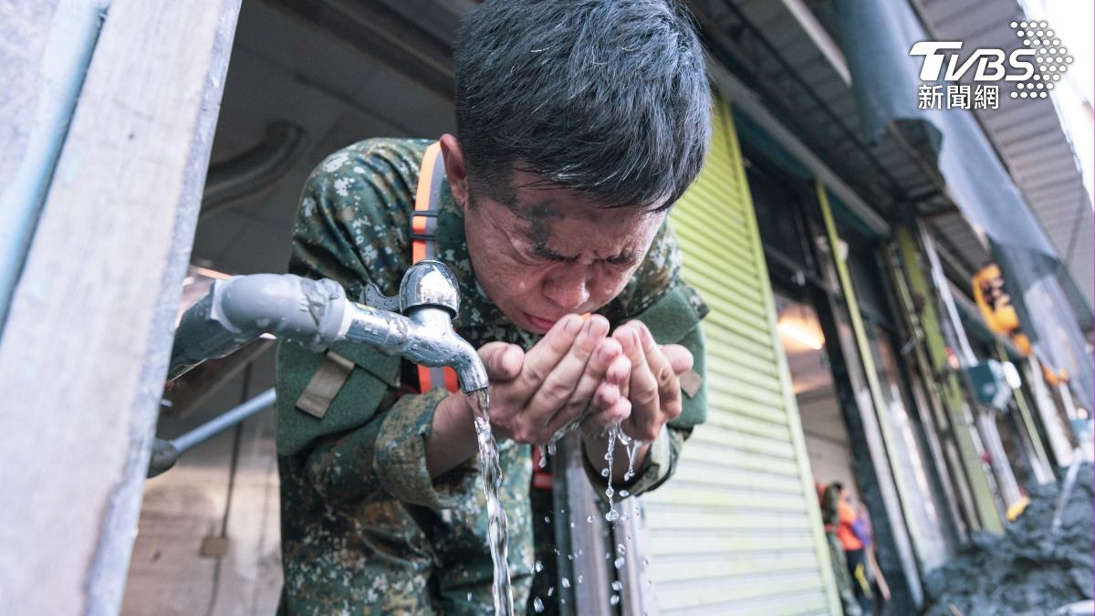 官兵把握時間休息整補。(圖/陸軍司令部提供)