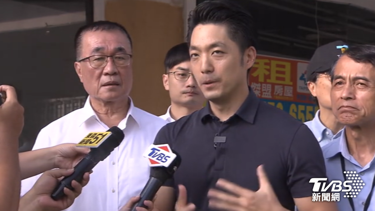 台北市長蔣萬安一早7點多視察表示當時還算順暢,不過8點多一離開就出現塞車潮。(圖/TVBS)