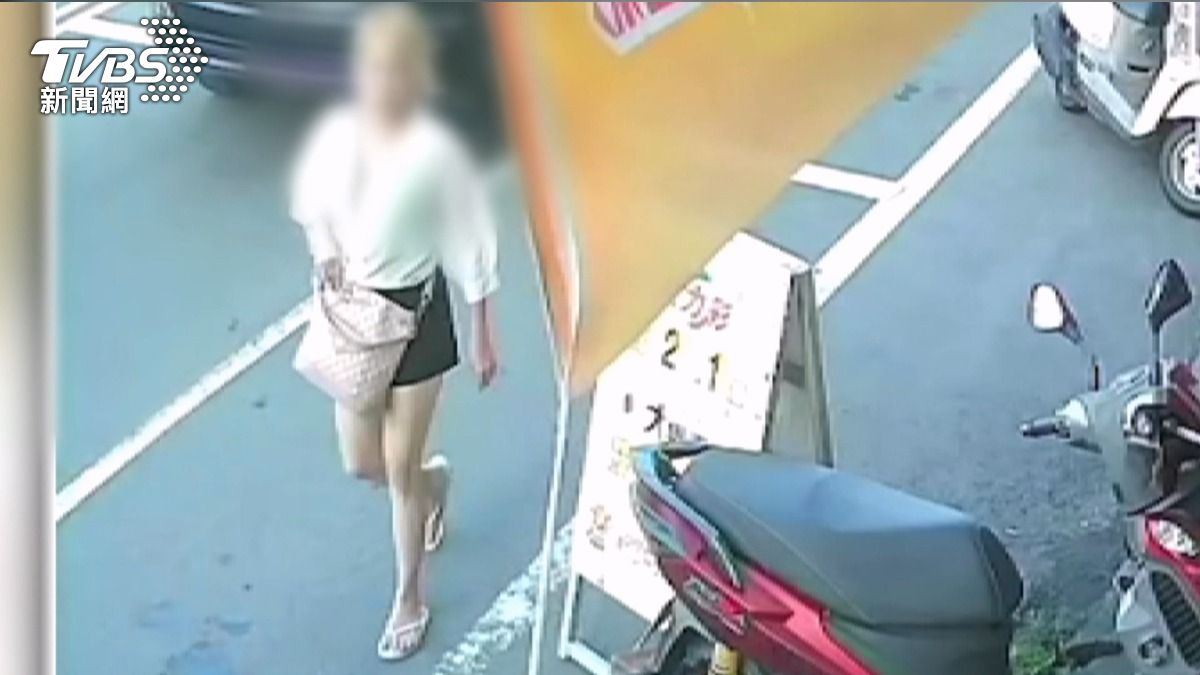 酒測0.79!女酒駕撞電桿 母女落跑被逮。(圖/TVBS)