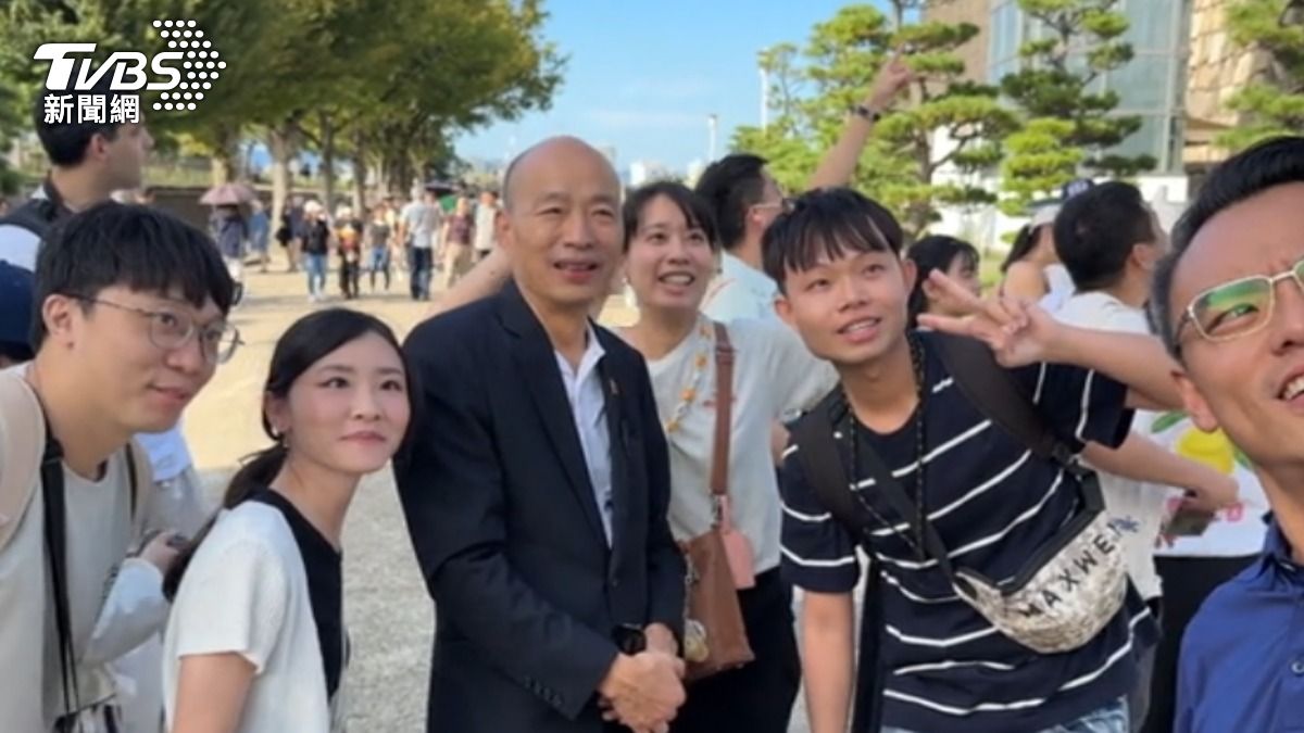 立法院長韓國瑜訪日,9/27赴大阪府參訪,頻被台灣民眾捕獲。(圖/TVBS)
