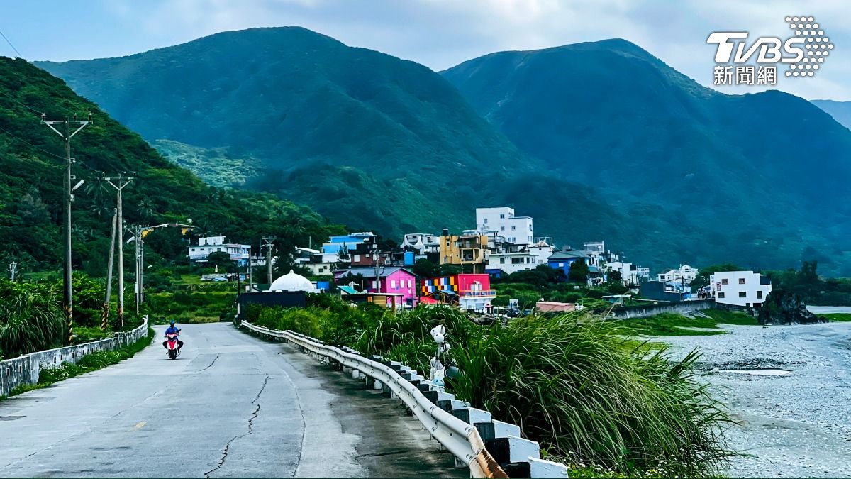 蘭嶼東80線環島公路。(圖/TVBS攝)