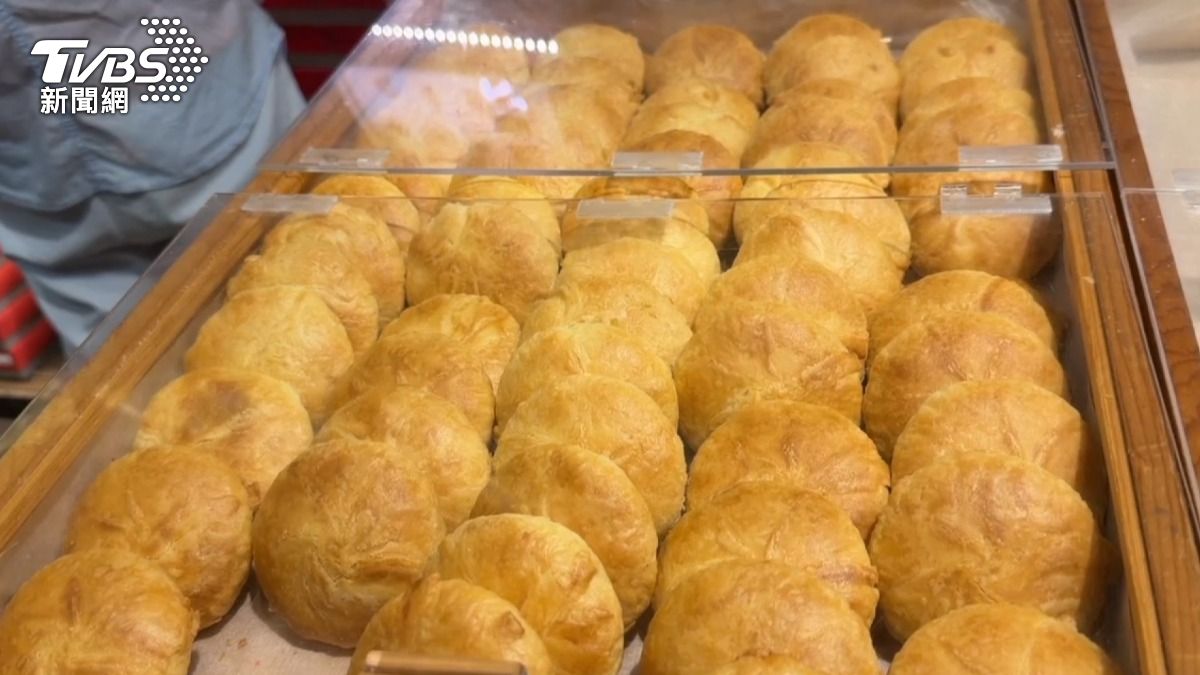 暫停1天產線　台中餅店號召「1700盒」太陽餅送花蓮(圖／TVBS)