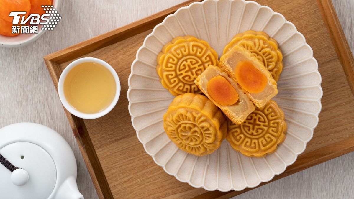 中秋佳節，如何安心吃月餅有撇步。（示意圖／shutterstock達志影像）