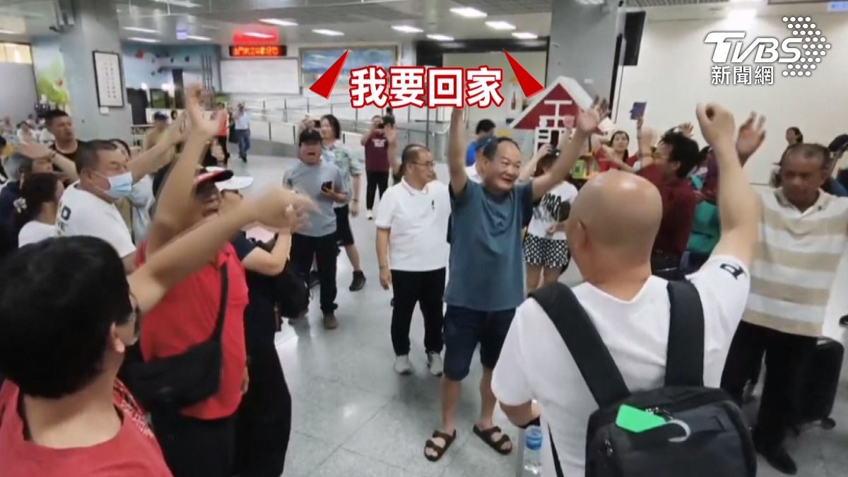 等嘸飛機! 破百人無機可乘 滯留旅客喊我要回家。圖/TVBS