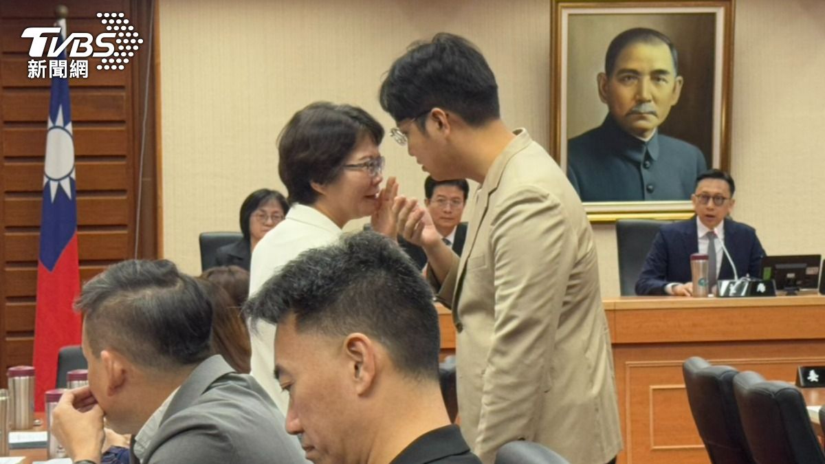 羅廷瑋坦承自己原本有意願擔任教文召委。(圖/劉庭宇攝)