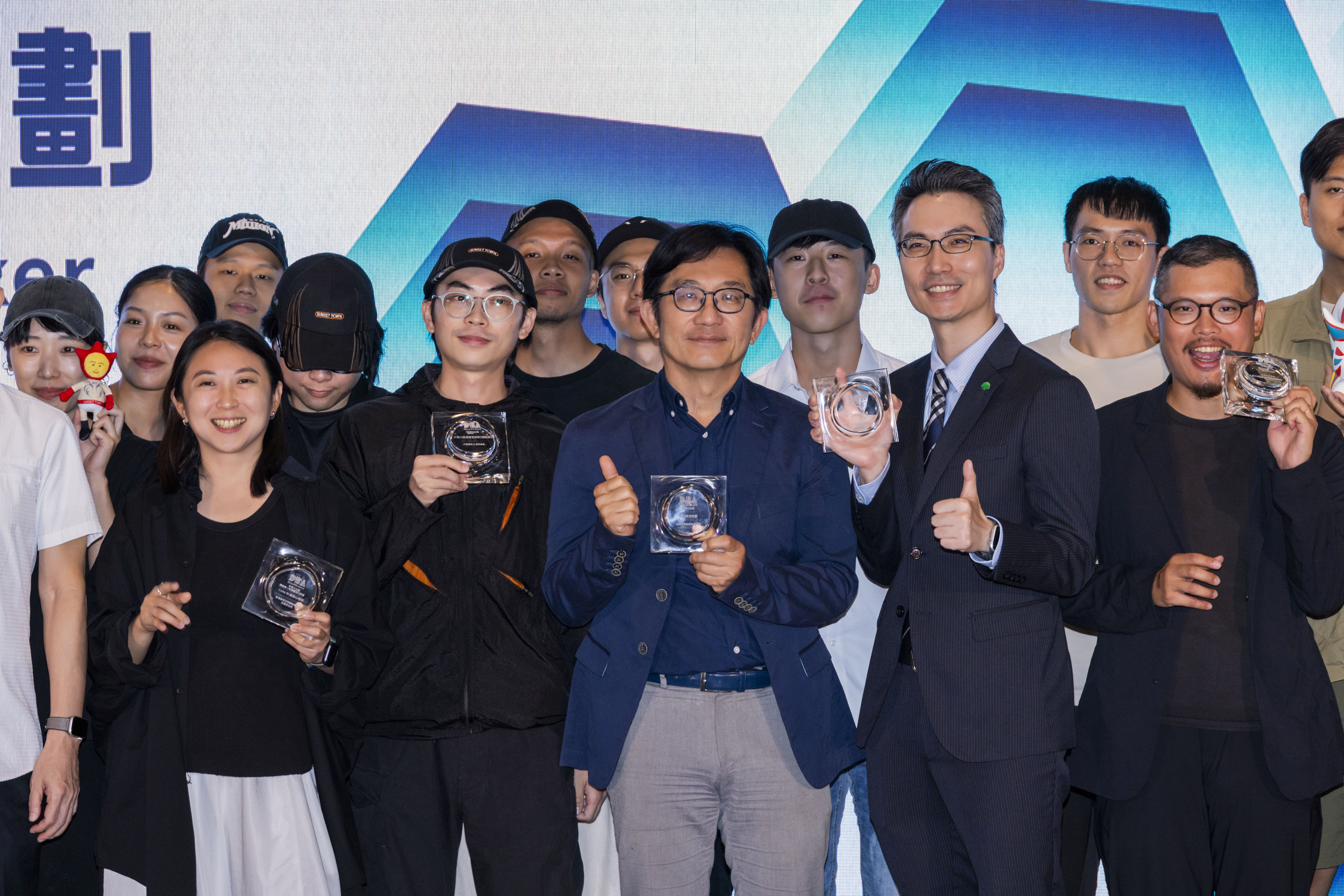 全聯跨界聯名《魷魚遊戲2》榮獲 DesignBIZ Award 影響力企劃獎。