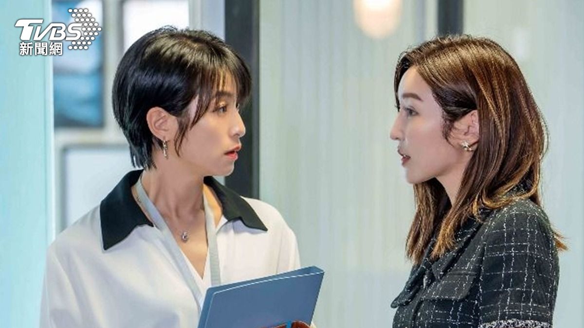 《秘書俱樂部》以〈過場人物〉入圍最佳主題曲。(圖/TVBS)