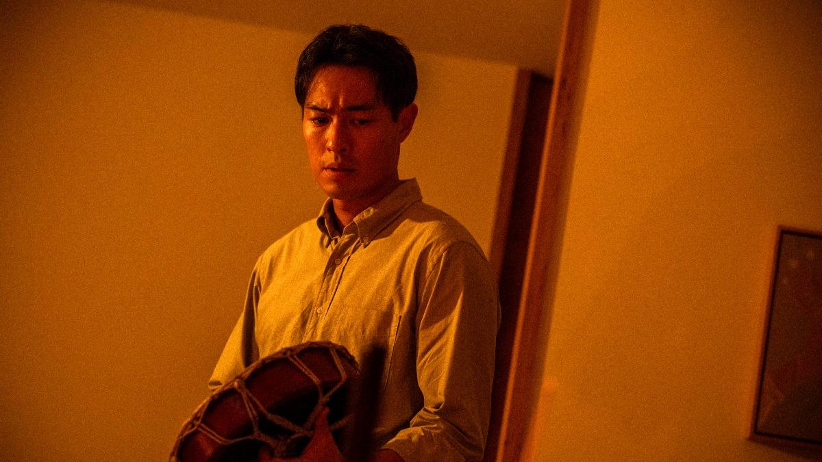 《泥娃娃》楊祐寧飾演是遊戲工程師,有幾場VR撞鬼戲像在破關打怪。(圖/天予電影提供)