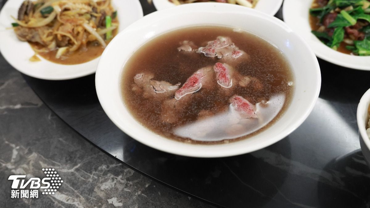 牛肉湯是台南最具代表性美食之一。(圖/潘建樺攝)