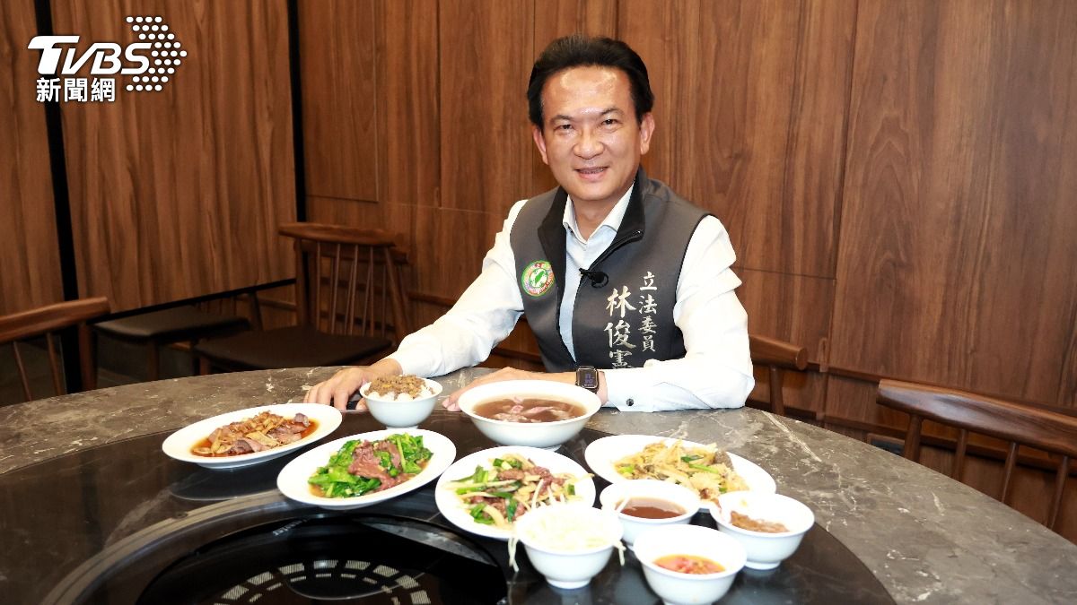 民進黨立委林俊憲熱愛台南美食。(圖/潘建樺攝)