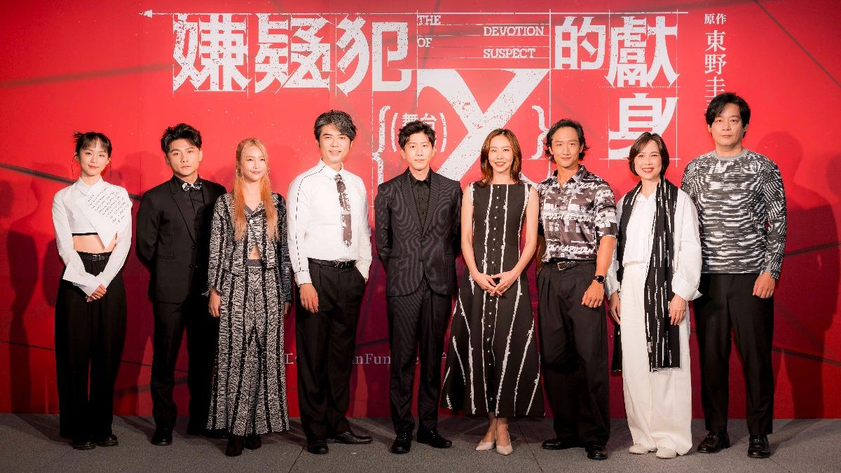 何冠儀(左起)、謝孟庭、黃云歆、葉文豪、莫子儀、梅若穎、高英軒、杜思慧、周明宇出席記者會。(圖/笨鳥工作室提供)