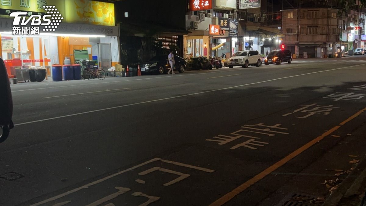 貨車在暗處猛力撞擊徐婦。（圖／林冠丞攝）
