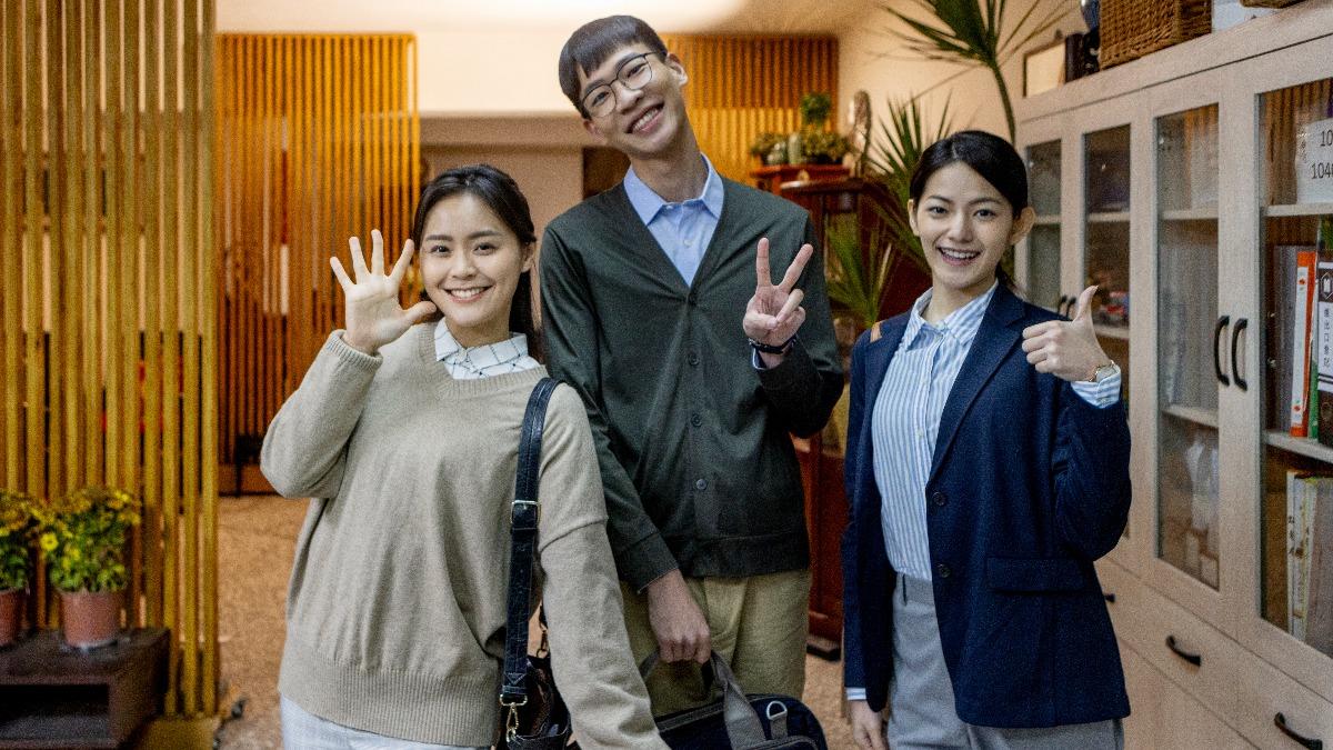 方琦(左起)、李國強、陳垣希主演《接住流星的人》。(圖/大愛提供)