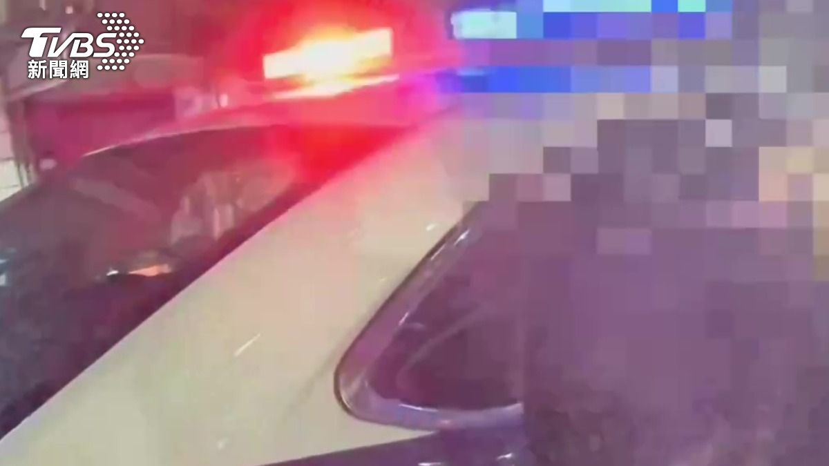 酒駕女子與同車友人一同被送法辦。(圖/TVBS)