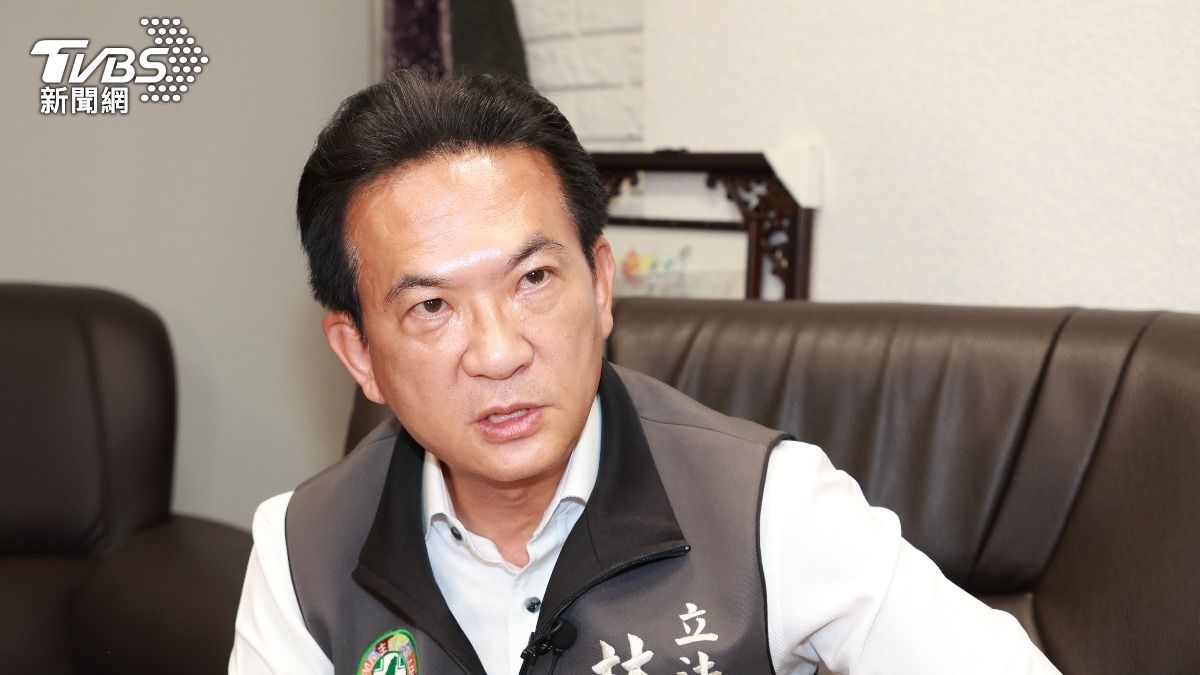 民進黨立委林俊憲接受《TVBS新聞網》專訪。（圖／潘建樺攝）