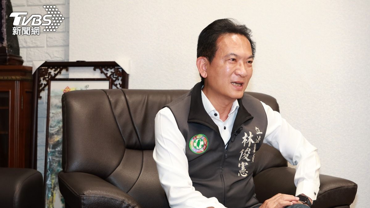 民進黨立委林俊憲接受《TVBS新聞網》專訪。（圖／潘建樺攝）
